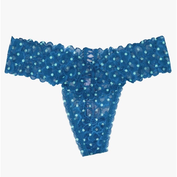 Victoria's Secret Lace Back Thong - Picture 1 of 2